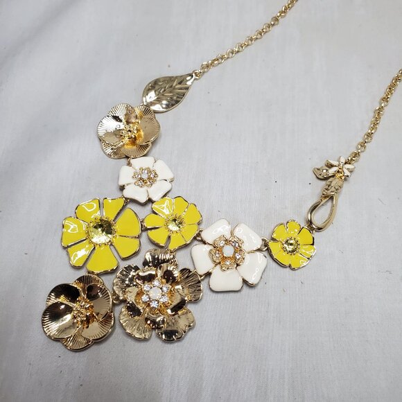 Vetta Floral Statement Necklace – Yellow, White & Gold Tone (18" with Extender) - Picture 3 of 7